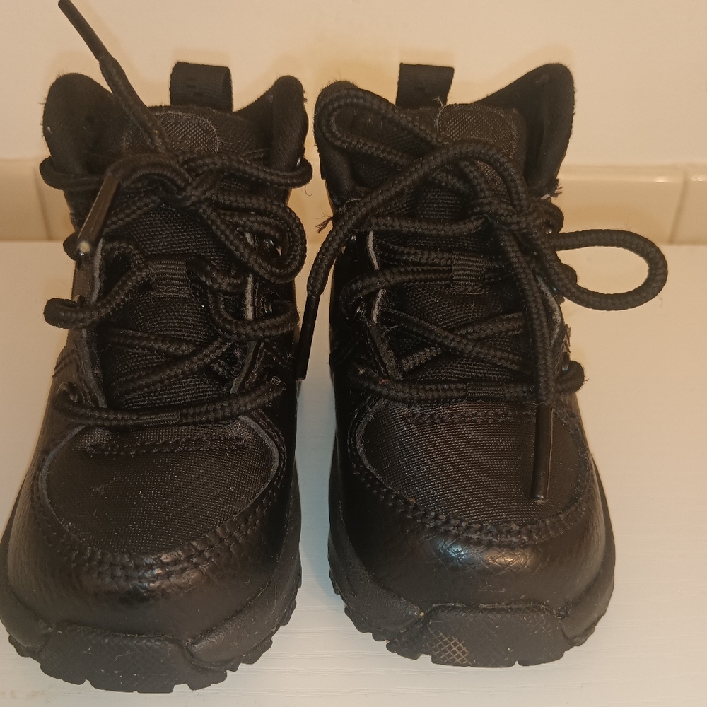 Black nike